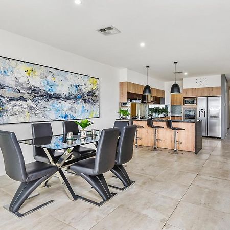 Conroe Executive Townhouse - Modern & Stylish Apartment Mount Gambier Bagian luar foto